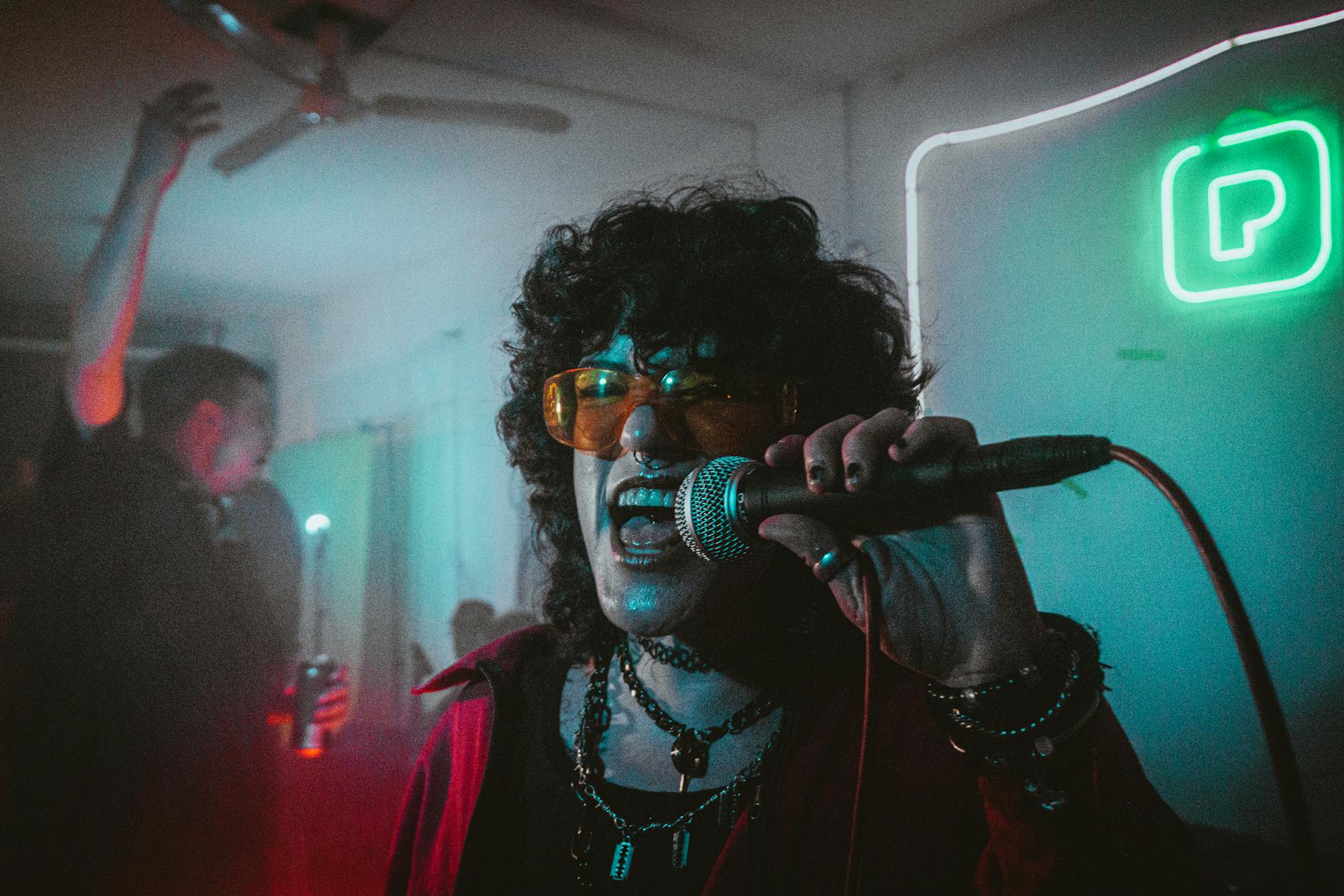 Karaoke / Giải trí